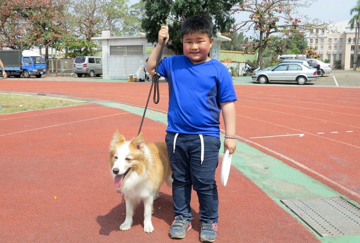 問楊程皓長大要做什麼？他說，和狗狗一起玩飛盤。 高維奇/攝