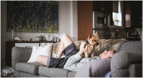 羅伯特•加羅法洛（Robert Garofalo）醫師和愛犬弗雷德（Fred）。取自FredSays.org