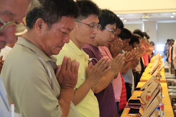 法師引領信眾持誦「妙法蓮華經觀世音普門品」、「大悲咒」。法鼓山/提供