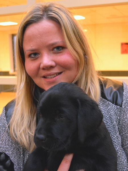 荷蘭輔助犬協會的募款員安娜米卡.包曼（Annemieke Bouman），在筆者採訪時提供諸多協助，知無不言。