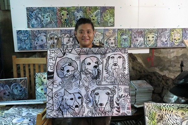 一次意外的邂逅，讓王勤靜投入繪畫領域。 蕭士塔/攝