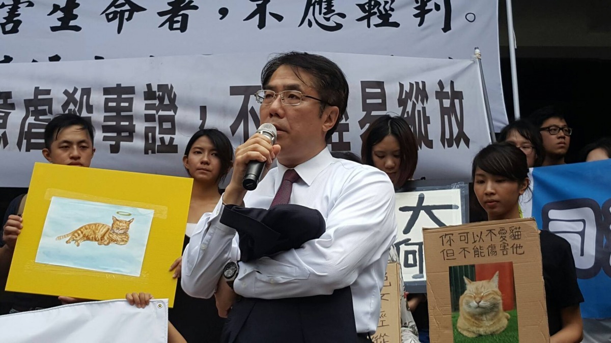 立法委員黃偉哲也到場說明修法進度,並表示這是超越藍綠的法條。李娉婷/攝