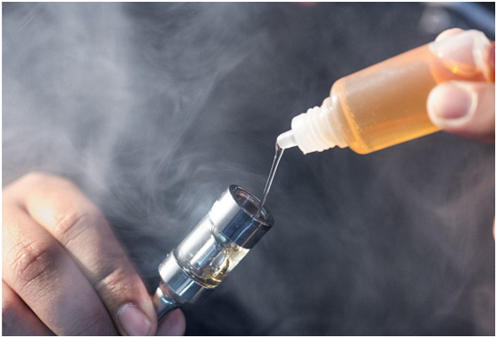 電子菸的菸油千奇百怪,在還沒有完善的法律規範下,買來的菸油是否安全,其實無從得知。再加上電子菸在台灣仍是違禁品,使用上應該該更加謹慎小心。 取自網路