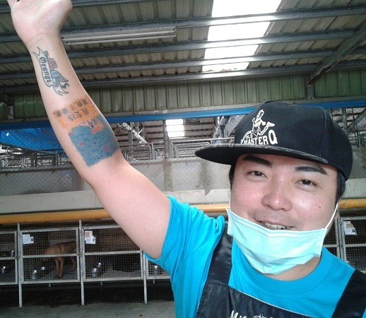 陳紀綸相信，唯有教育，才能深植動保觀念給我們的下一代。新北動保處/提供 