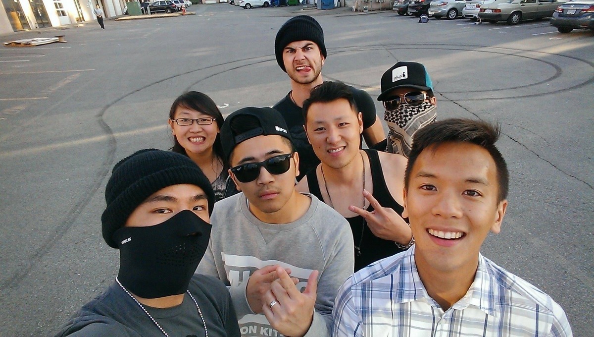 Jeremy說,影片拍攝時總會有許多朋友客串或大咖站台。 取自Life of Bri