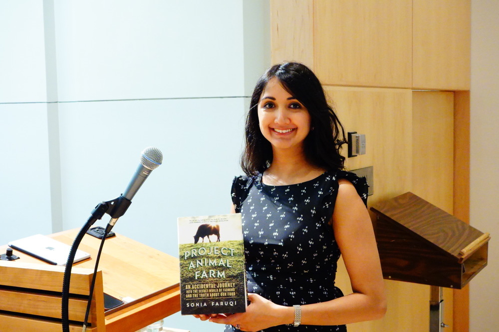 因為這趟傷心農場之旅，讓索妮亞‧法樂琪現在致力於改善農場動物的生活、並經常四處演講畜牧產業相關主題。   取自soniafaruqi官網