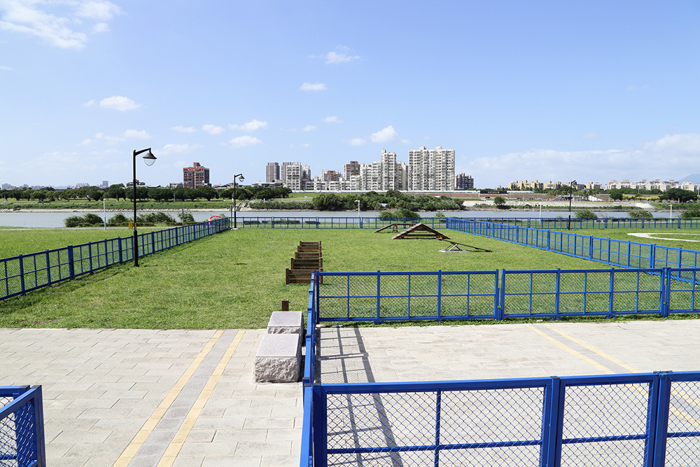 綠寶石運動園區包含寵物運動公園，飼主將可以待著寵物一同運動。　取自活動官網