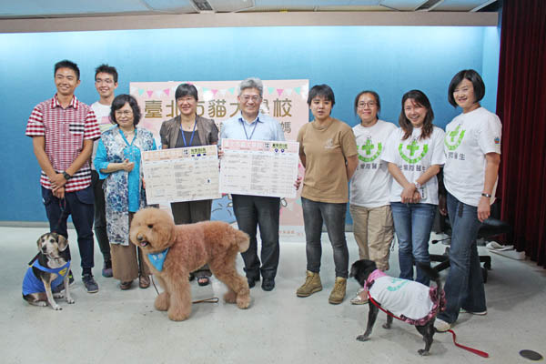 台北動保處、社區大學與動保團體合作，推出犬貓學校！  何宜/攝