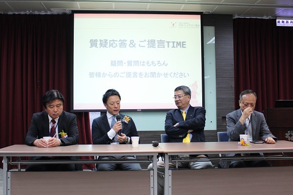 日本寵物用品及美容的理事長受中華民國寵物食品及用品商業同業公會邀約來交流。  何宜/攝