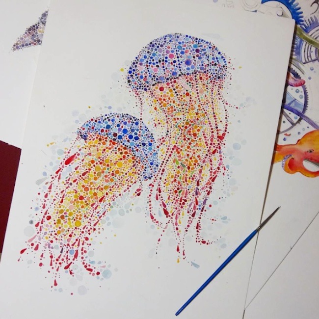 紅色觸手的水母，看起來在警告人不要輕易靠近。　取自stupiddope