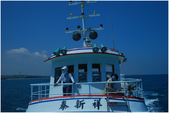 海上調查的船隻。　周蓮香/提供