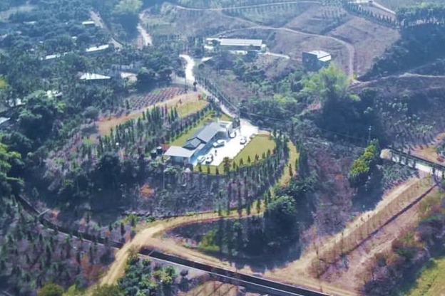寵物生死咖啡館舉辦於台中是太平區的深耕寵物森林園區，有綠地圍繞。　取自深耕寵物森林園區