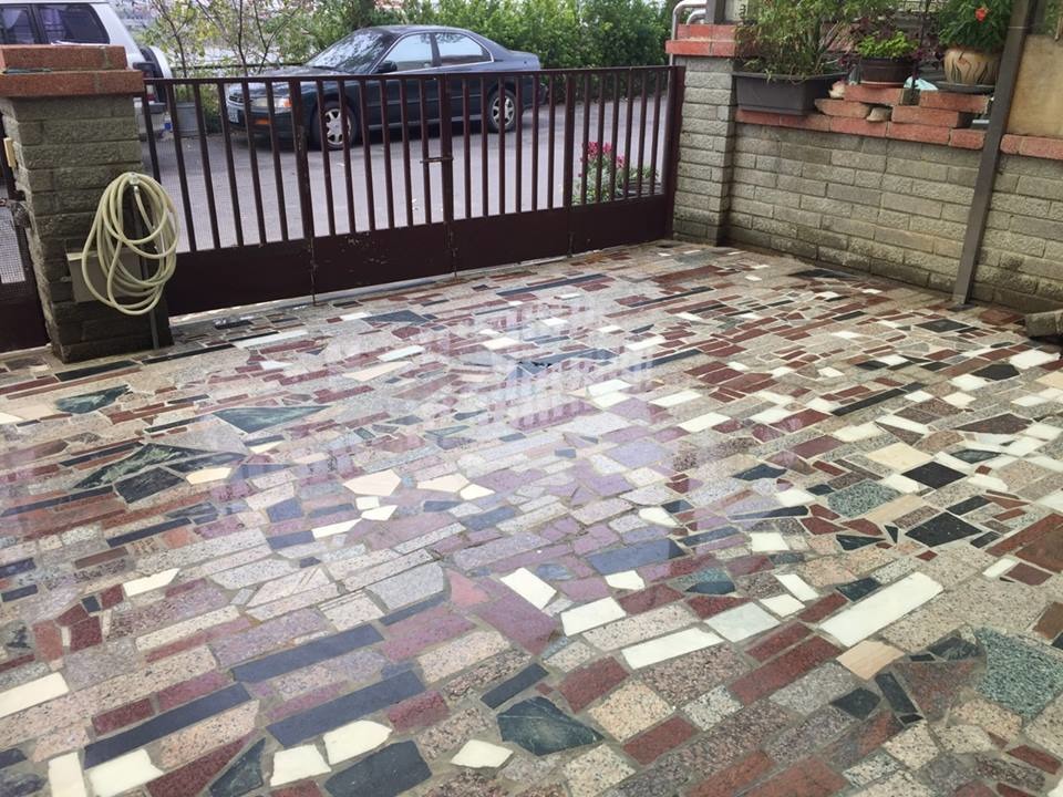 台中潭子的房子。安德烈原本看中的就是這個大院子。　安德烈/提供