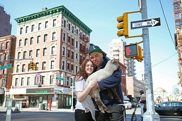 桑迪和瑪克辛怎麼也想不到,自己竟然有機會養羊。 取自英國《每日郵報》