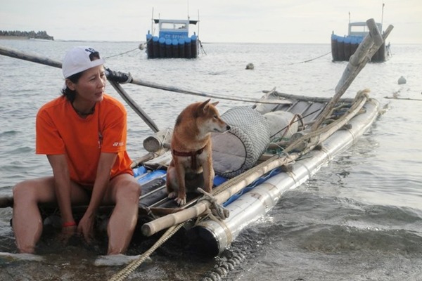 可樂不只上山,還下了海,好有意境! 姜大如/提供