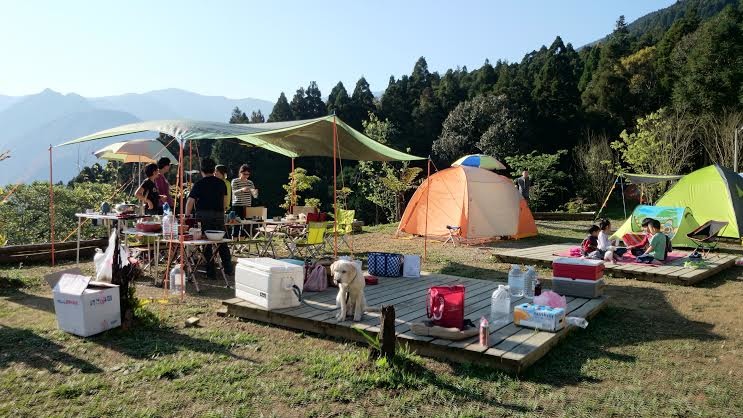 Koby跟著爸爸、媽媽和兩個哥哥一起去露營。　史美瑜/提供