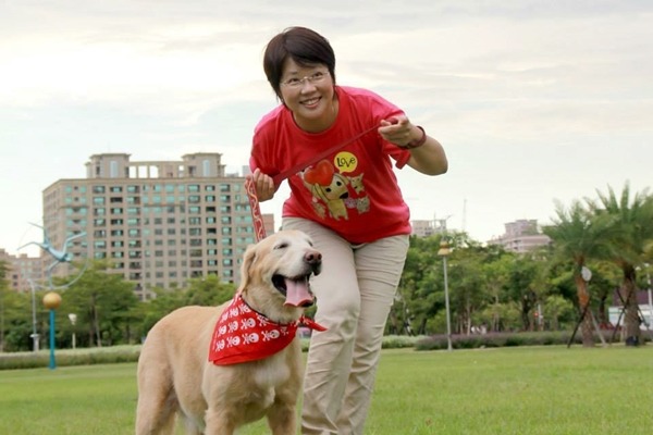 高雄市議員陳信瑜致力於動物保護。　取自陳信瑜臉書