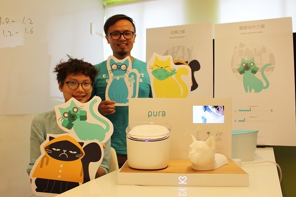諾芽成員陳為平(左)和Steven(右)，以飼主角度出發設計Pura。　江幸芸/攝