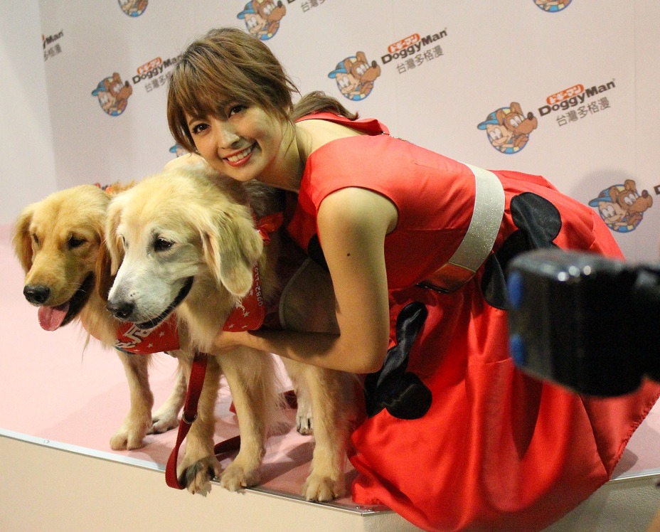 阿喜為DoggyMan站台。　黃靖雅/攝