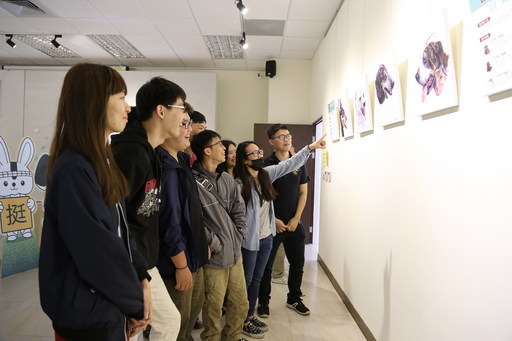 「挺挺動物共創展」4/2~4/15於南華大學中道樓四給廳展出。南華大學/提供