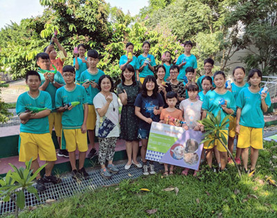 大葉大學師生到芬園國中推動「浪浪彩繪雕塑」美學教育。大葉大學/提供