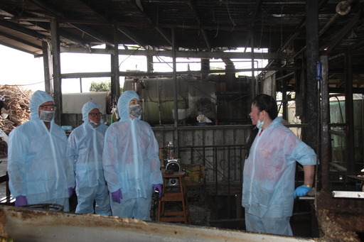 為防堵非洲豬瘟疫情侵入台東,縣長饒慶鈴視察廚餘養豬戶。台東縣政府/提供