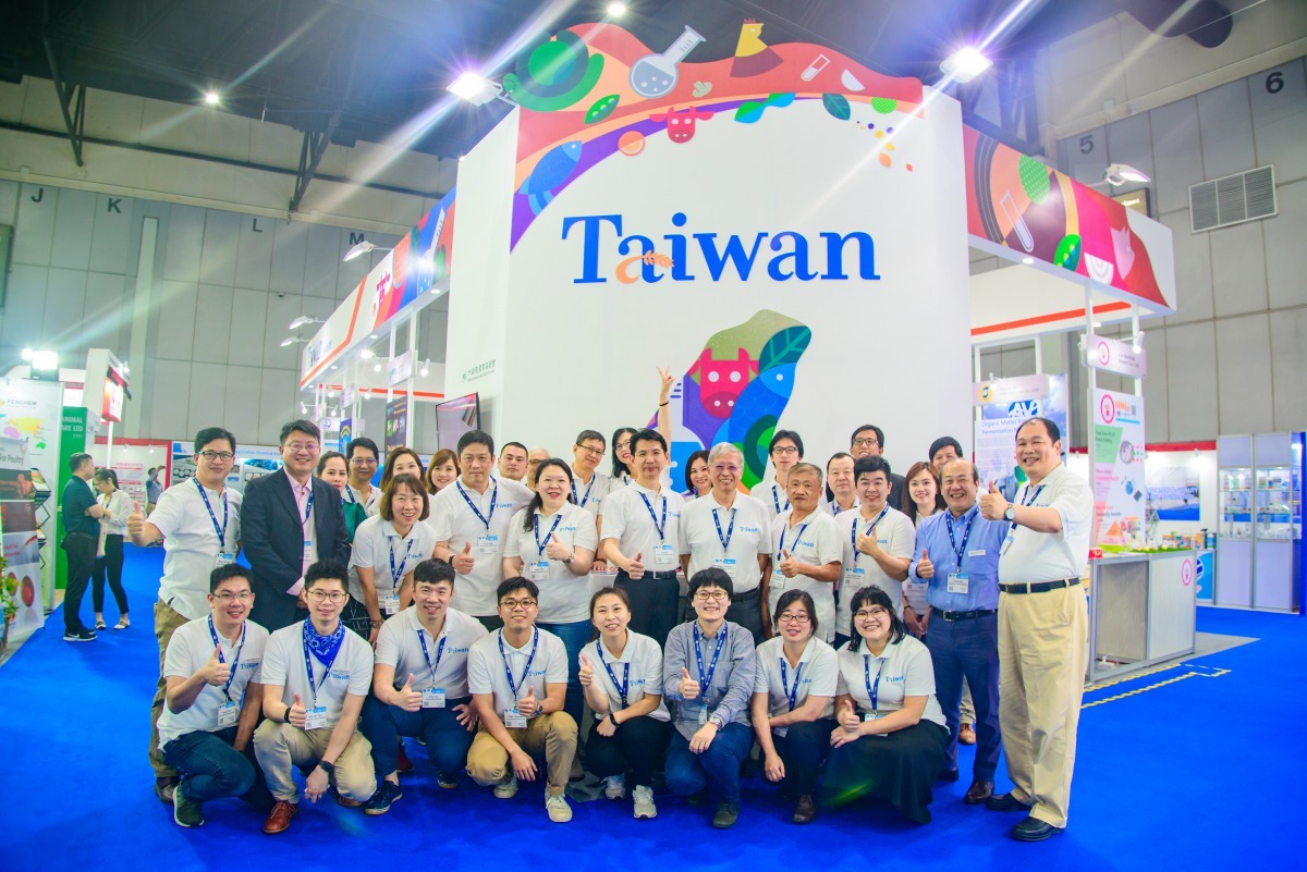 農科院今(108)年第三度帶領臺灣優質農企業進軍VIV ASIA 2019,以臺灣館(Taiwan Pavilion)形式組團參展,搶攻東南亞畜牧市場億元商機。財團法人農業科技研究院/提供