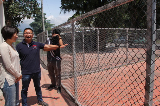 饒慶鈴縣長呼籲「以領養代替購買」,拒絕購買黑心繁殖的動物。台東縣政府/提供