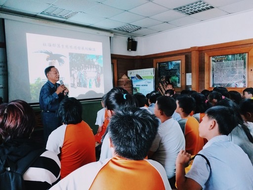 讓小朋友體驗擔任生態公園的小小蝴蝶監測員，體驗生態保育的重要性，達到寓教於樂的目的。屏東縣政府/提供