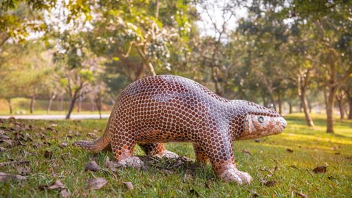 暨大與在地藝術家合作,創作一組穿山甲馬賽克裝置藝術作品。國立暨南國際大學/提供