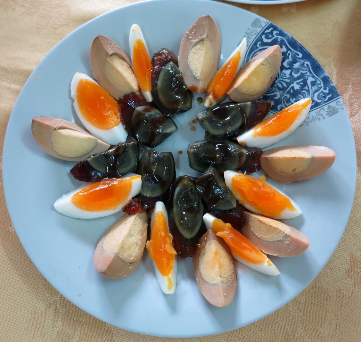 台南鴨莊提供的鴨蛋美食。高維奇/攝