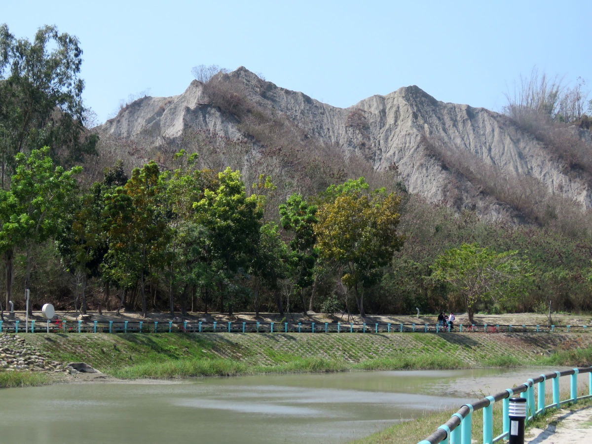 月世界的水景公園，宛如荒漠中的綠洲。高維奇/攝