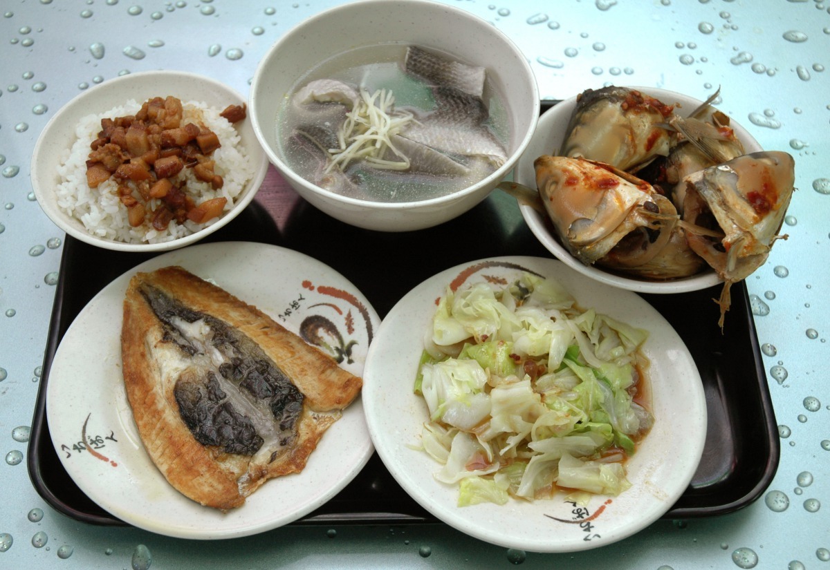 虱目魚料理是台南著名的小吃。高維奇/攝