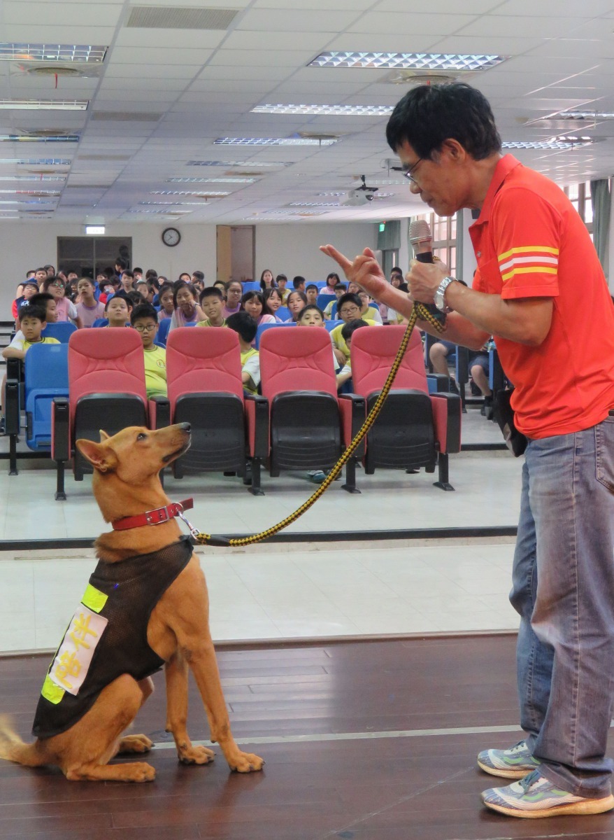 黃連發舞台經驗豐富，能以寓教於樂的方式達到宣導效果。高維奇／攝