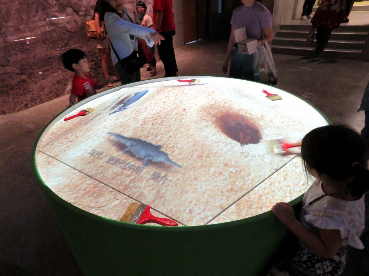 左鎮化石園區除了有豐富的館藏，還有趣味知性的多媒體互動裝置。高維奇／攝