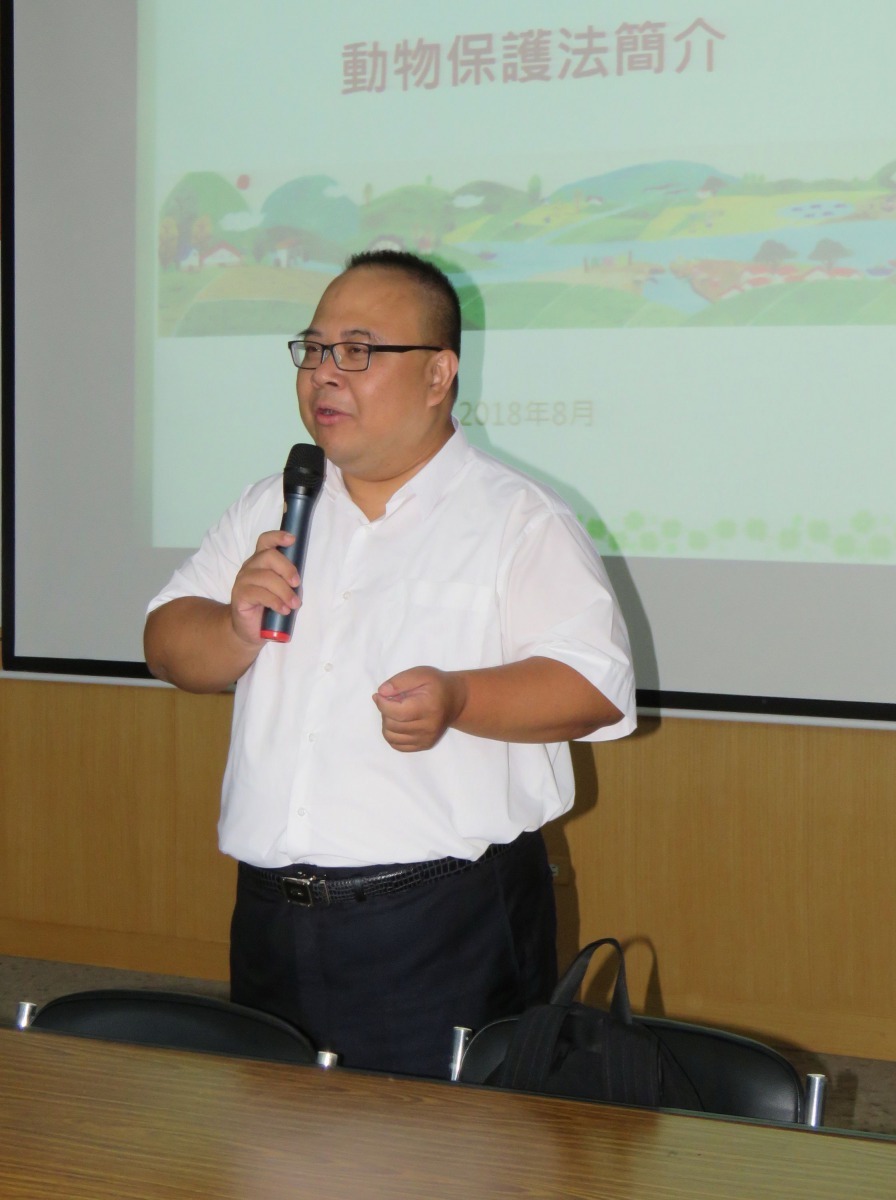 農委會江文全科長講述動物保護法簡介。高維奇/攝