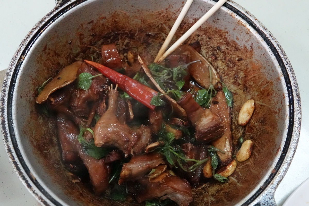 廳推出的三杯山豪肉。高維奇／攝