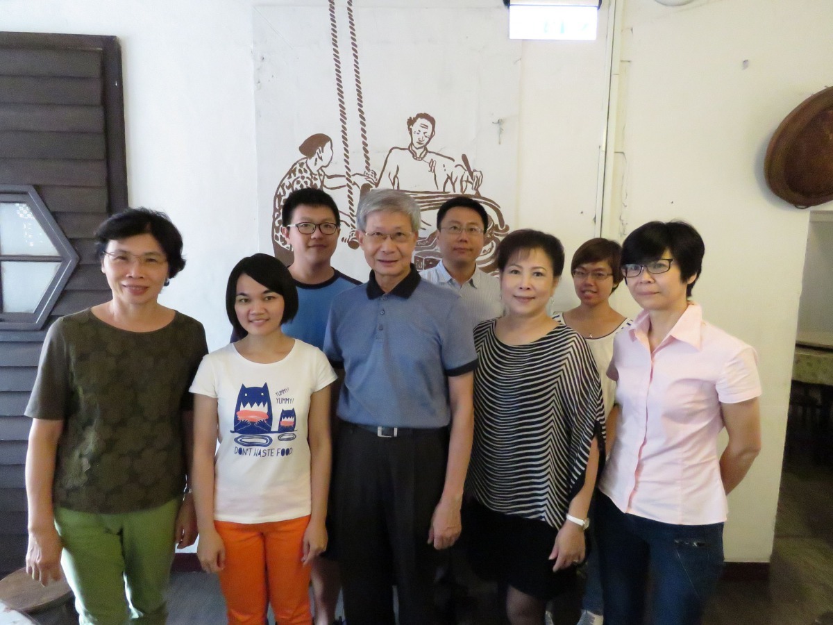 屏東縣政府動物保護及保育科人員一行到台南向李朝全請益。高維奇/攝