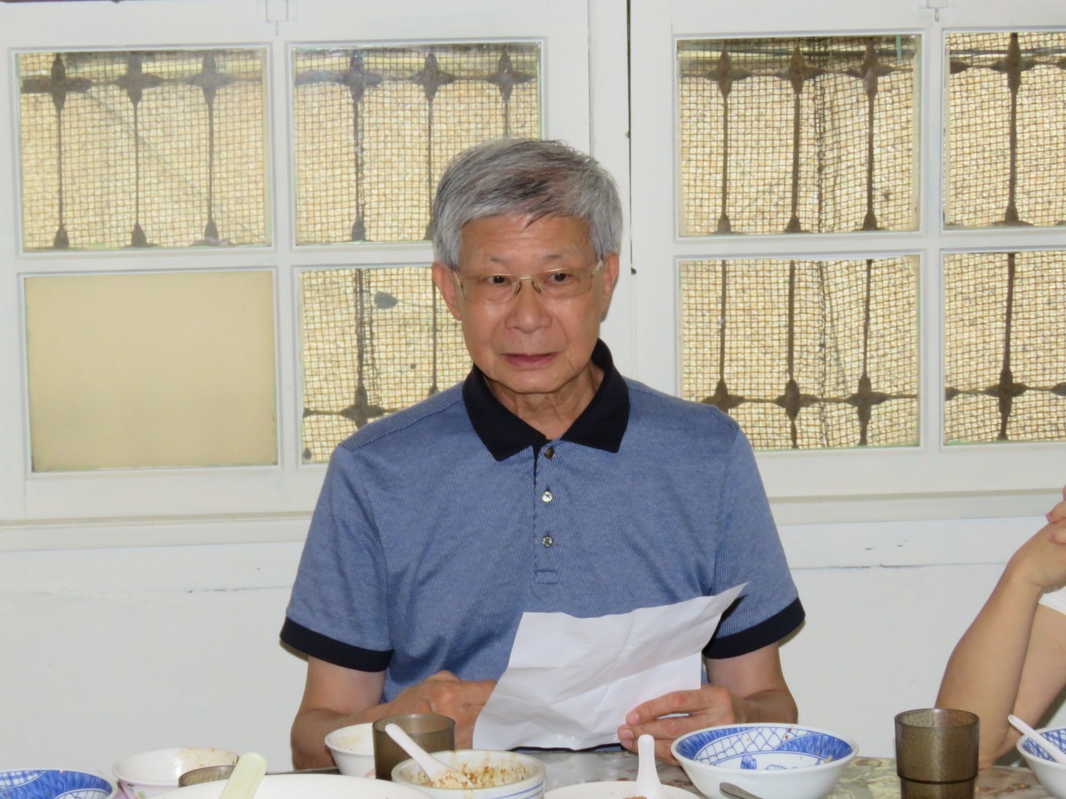 李朝全對來訪的屏東縣動保人員談論自己的台南經驗。高維奇/攝