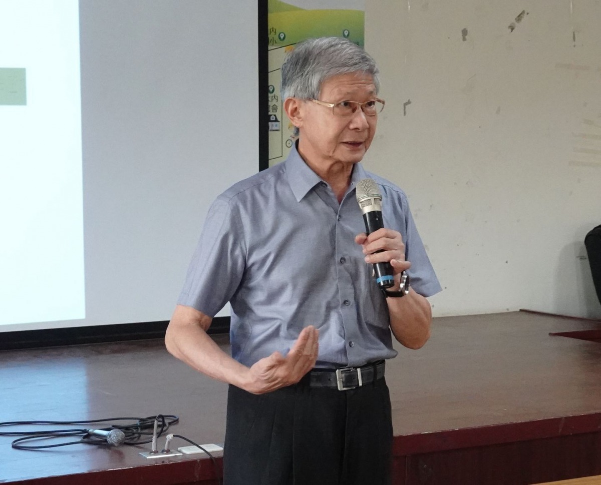 李朝全理事擔任動保主管單位機關首長多年,深知動保志工的重要性。高維奇/攝