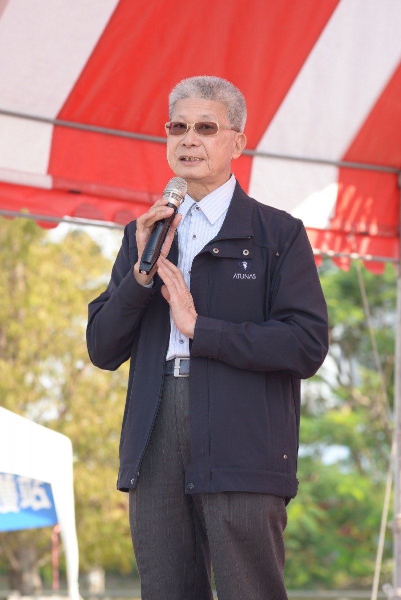 中華民國保護動物協會理事長李朝全應邀出席」2017大台南寵物嘉年華暨歲末寒冬送暖」活動。高維奇/攝