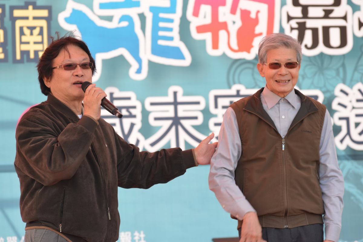 中華民國保護動物協會理事長李朝全(右)應邀到現場致詞關心。高維奇/攝