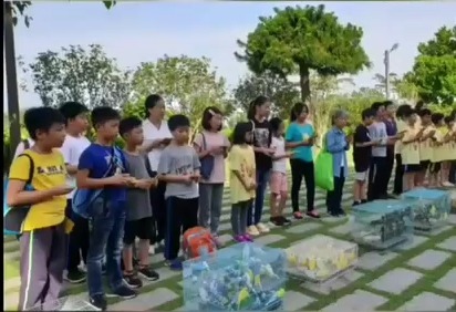 有宗教團體以舉辦兒童夏令營為由進行放生活動，放生數百隻外來種鸚鵡。取自網路臉書