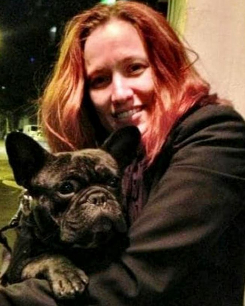 澳洲女子Kristina Maccabee聲稱看到愛犬「Bruno」被獨留在停機坪上超過40分鐘。（Facebook@Kristina Maccabee）