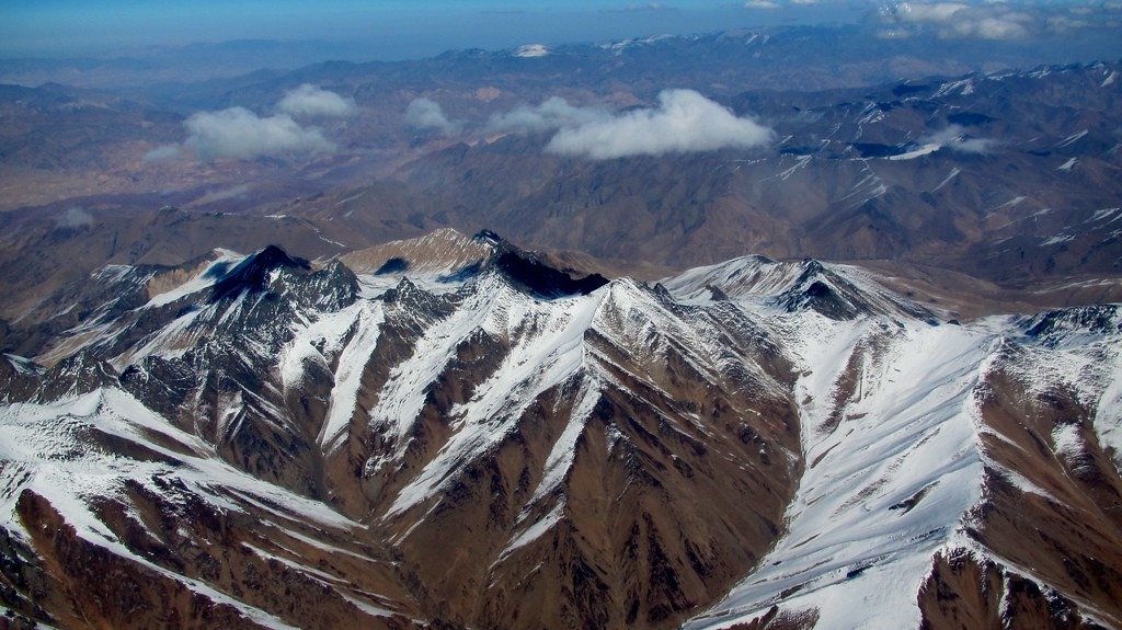 興都庫什喜馬拉雅地區是亞洲十大主要河流源頭,供應近 20 億人生活所需的水、食物、能源及碳固存。照片來源:Bill Teasdale(CC BY-NC-ND)