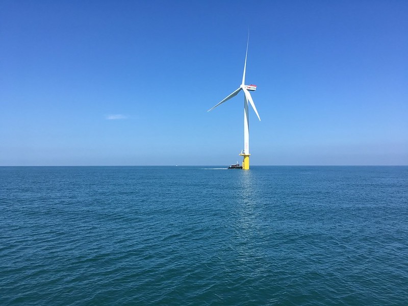 位於台灣西海岸的離岸風機。資料照片，潘佳修攝。