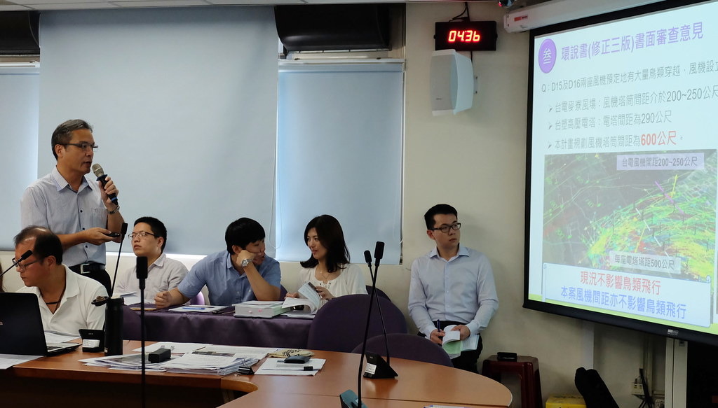 環保署審查達德集團在雲林麥寮的13架陸域風機計畫,鳥類飛行是一大重點。攝影:陳文姿