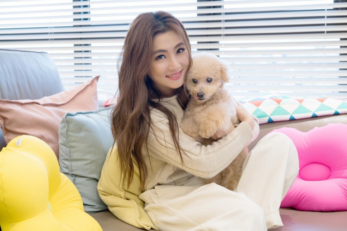 Pinky與Selina最後一張藝術照（Facebook圖片：任家萱 Selina）