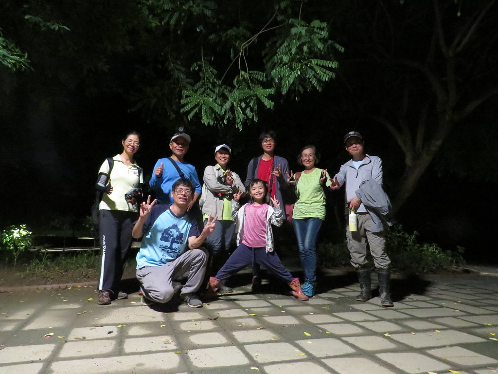 諸羅樹蛙深深吸引各地蛙迷朝聖，花蓮水龍吟調查隊員，前一天就共乘自用車抵達嘉義。圖片來源：張國政提供