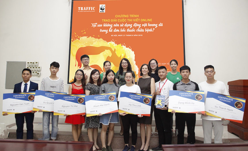 TRAFFIC組織與獲獎者合照。畫面截取越南媒體